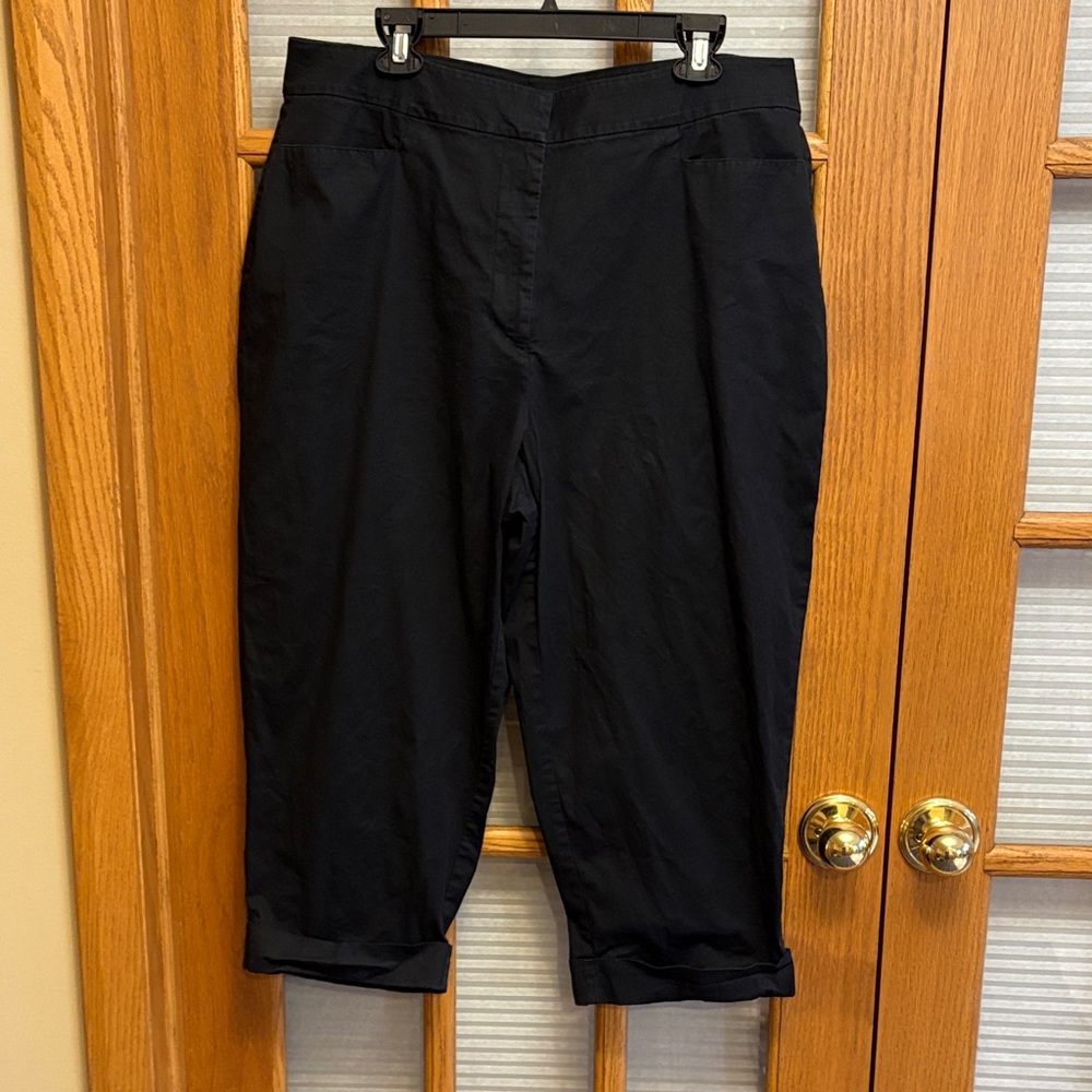 EUC Mossimo Cuffed Stretch Crop Pants